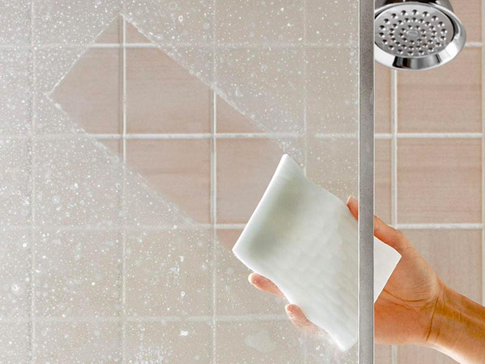 Ứng dụng kính siêu trắng trong thiết kế phòng tắm