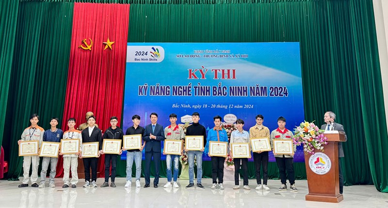 Trường Cao đẳng Viglacera giành ba Giải Ba trong Kỳ thi Kỹ năng nghề - tỉnh Bắc Ninh năm 2024